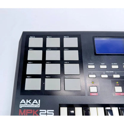 Teclado Controlador Midi Akai Mpk25 Com 25 Teclas Preto