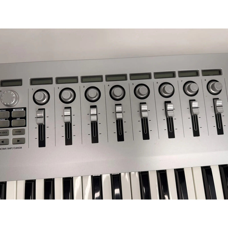 Korg Kontrol 49 Controlador Midi 49 Teclas Cinza