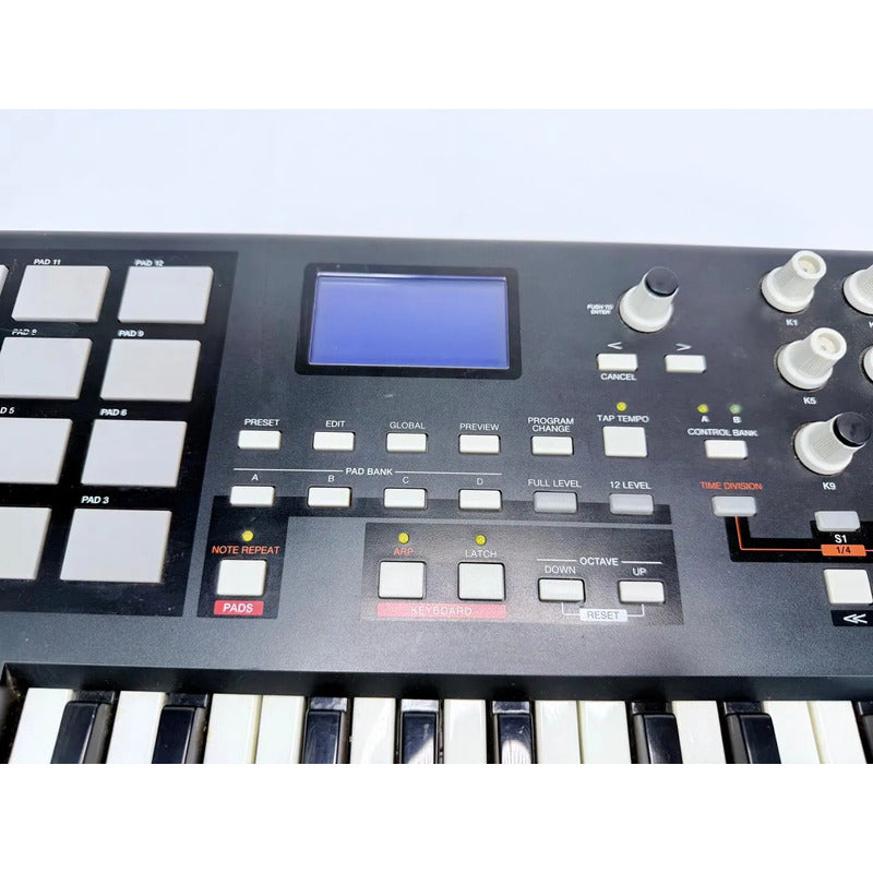 Teclado Controlador Midi Akai Mpk25 Com 25 Teclas Preto