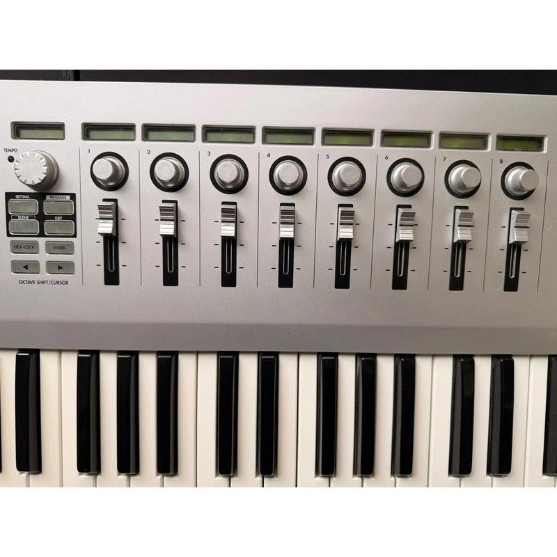 Korg Kontrol 49 Controlador Midi 49 Teclas Cinza