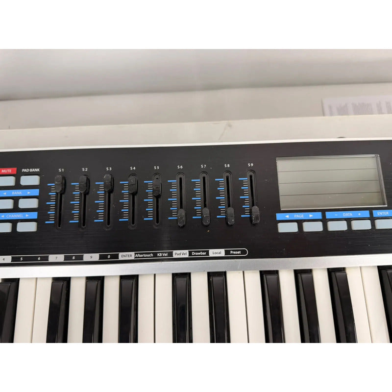 Controlador Midi Samson 49 Teclas Graphite 49 Usb