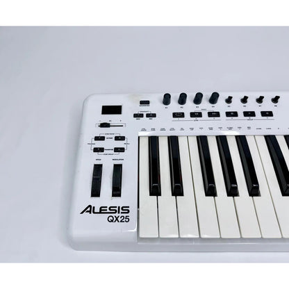 Teclado Controlador Midi Alesis Qx25 25 Teclas Branco