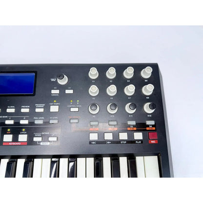 Teclado Controlador Midi Akai Mpk25 Com 25 Teclas Preto