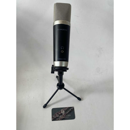 Microfone Condensador M-audio Vocal Studio - Made In Usa - #052