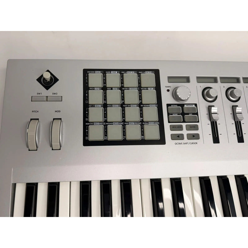 Korg Kontrol 49 Controlador Midi 49 Teclas Cinza